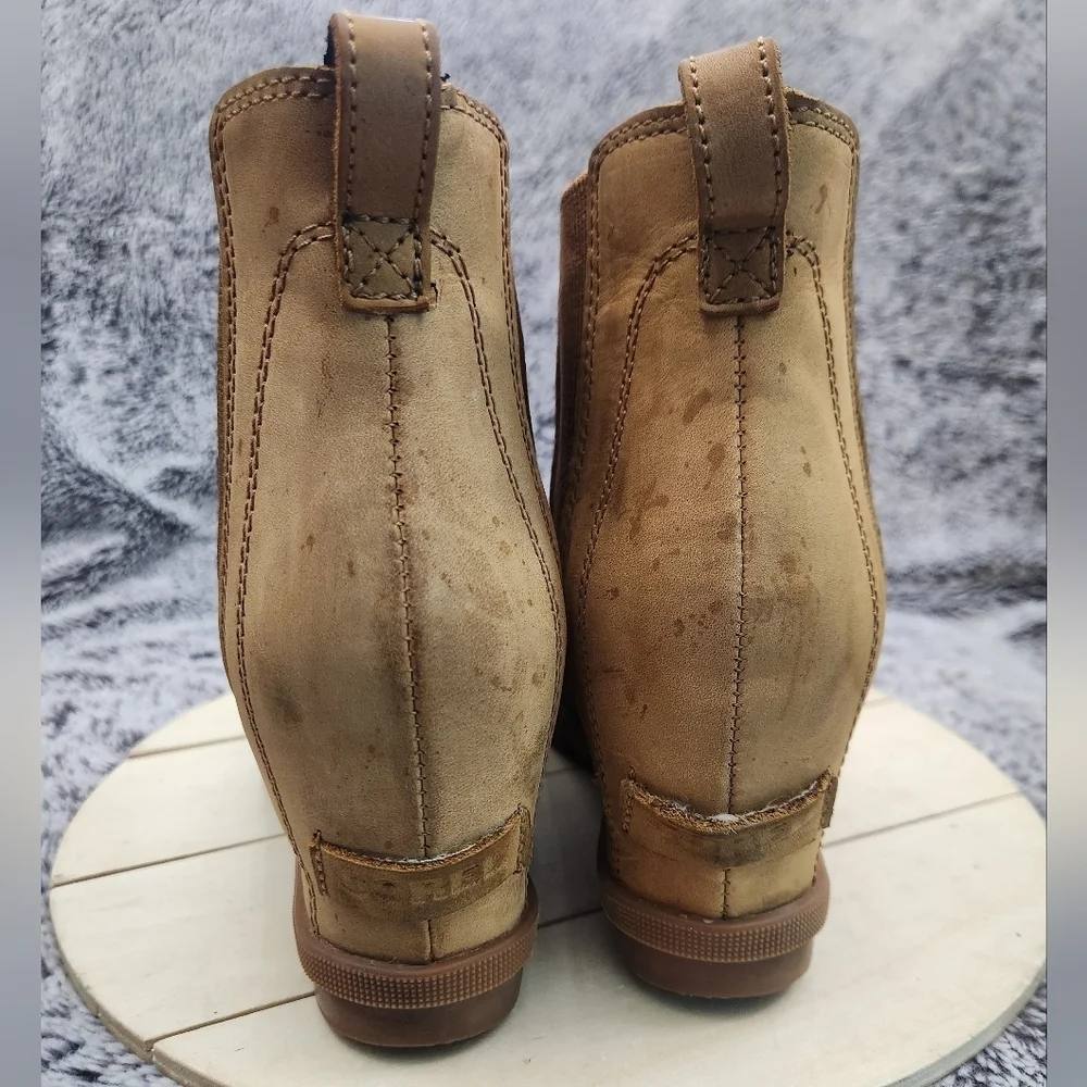 SOREL Joan of Arctic Wedge II Camel Tan Chelsea Leather Boots Women’s Size 7.5
